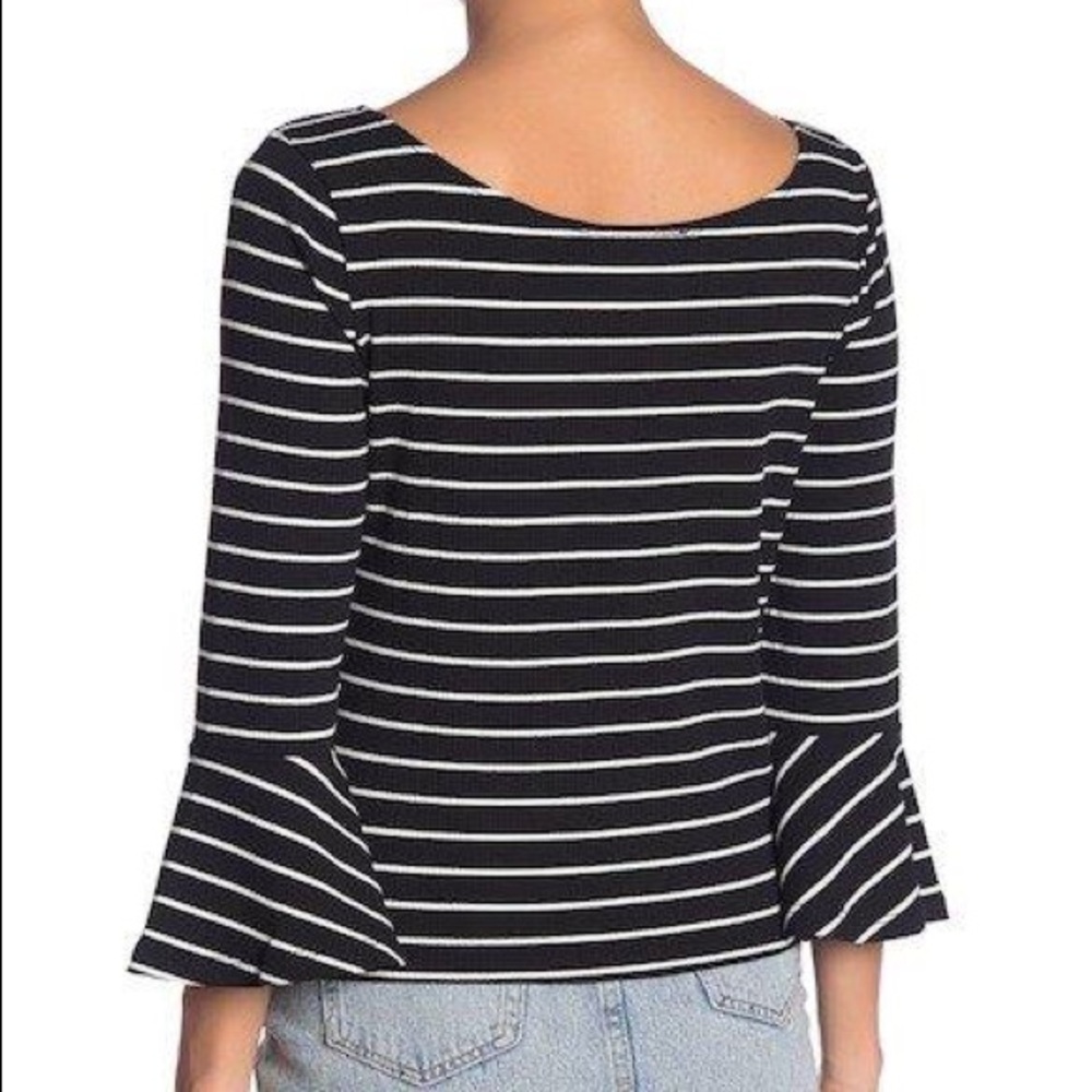NWT cupcakes and cashmere Kacela Bell Sleeve Top - Picture 2 of 8